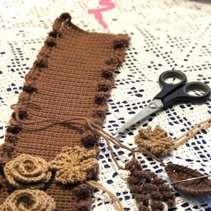 Crochet Neckwarmer Necklace with Fl..